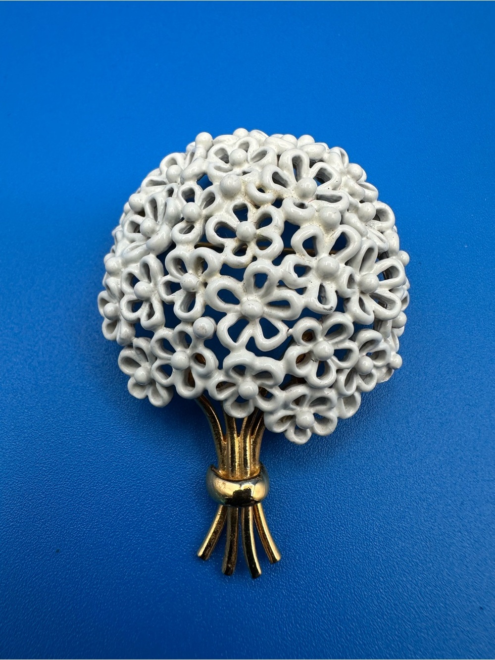 Vintage Monet Brooch – White Enamel Flower Bouquet, Gold Tone Stem, Signed, EUC